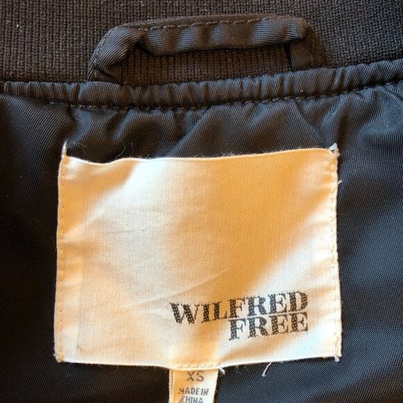 𝅺ARITZIA Wilfred Free Avion Black Bomber Jacket EUC - Picture 13 of 13